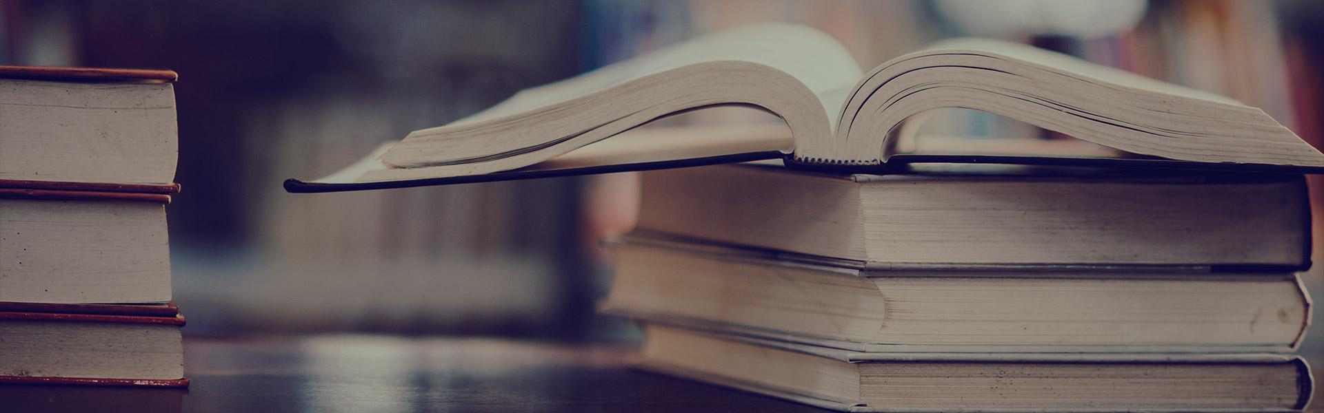 Prowadzenie badań i studiów porównawczych